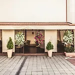 Boutique Bristol Hotel