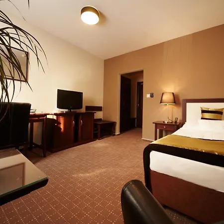 Boutique Bristol Отель Кошице