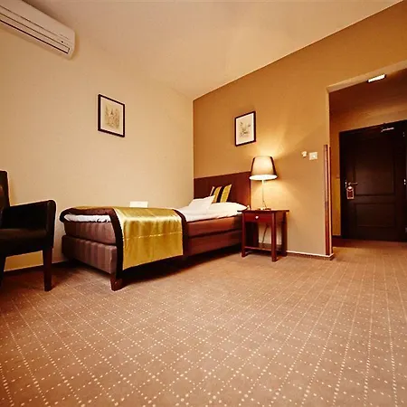 Boutique Bristol Hotel 4*
