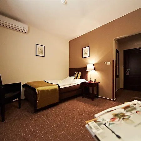 Boutique Bristol Hotel 4*
